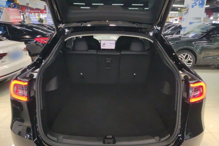 Used Tesla Model Y 2021 Long-Range All-Wheel-Drive Version 3D7