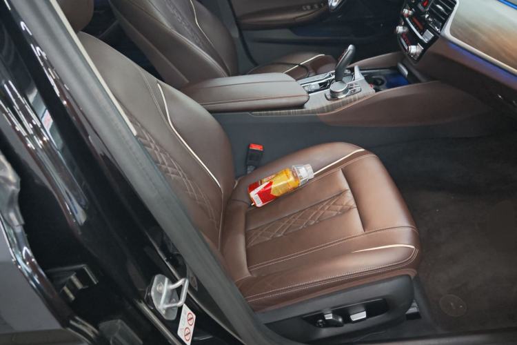 Used BMW 5 Series 2019 Facelifted 530Li Luxury Edition Premium Package
