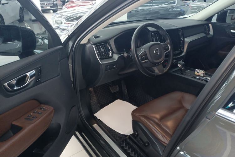 Used Volvo XC60 2020 T5 4x4 Zhiyi Luxury Edition
