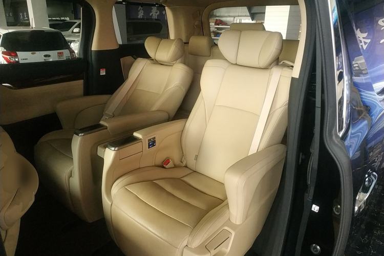 Used Toyota Alphard 2021 Dual-Engine 2.5L Luxury Edition

