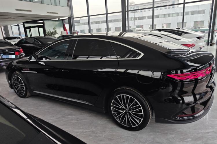 Used BYD Han 2022 DM-i 121KM Prestige Model
