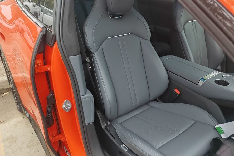 Used  YU7 2025 Ultra-Long Range High-Performance All-Wheel-Drive Max Edition
