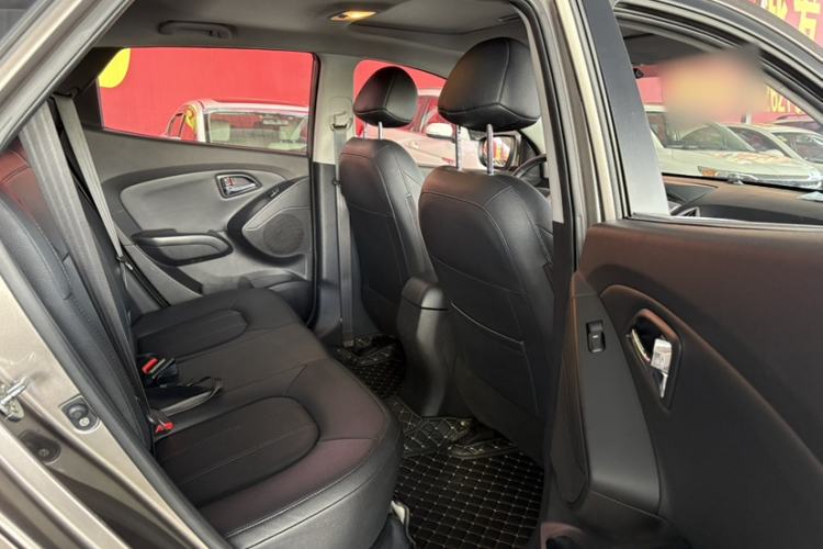 Used Hyundai ix35 2013 2.0L Automatic Two-Wheel Drive Smart GLS China IV Standard