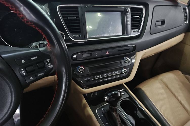 Used Kia Carnival 2015 2.2T Luxury Edition China IV
