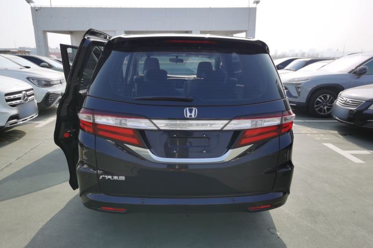 Used Honda Odyssey 2015 Revised 2.4L Luxury Edition
