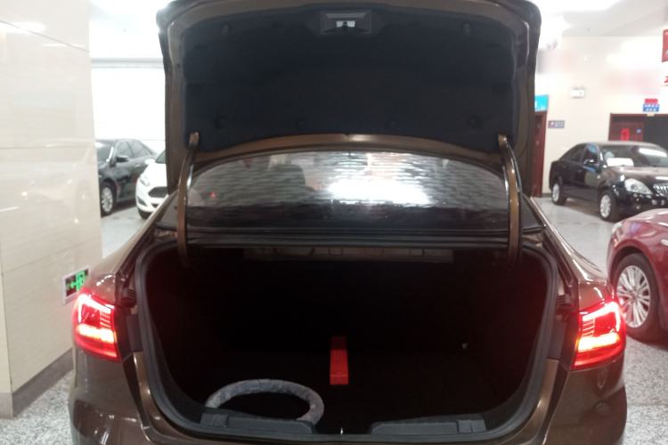 Used Ford Escort 2015 1.5L Manual Fashion Edition
