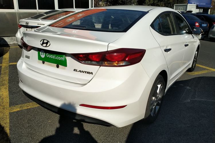 Used Hyundai Elantra 2016 1.6L Manual ZhiXuan · Dynamic Model