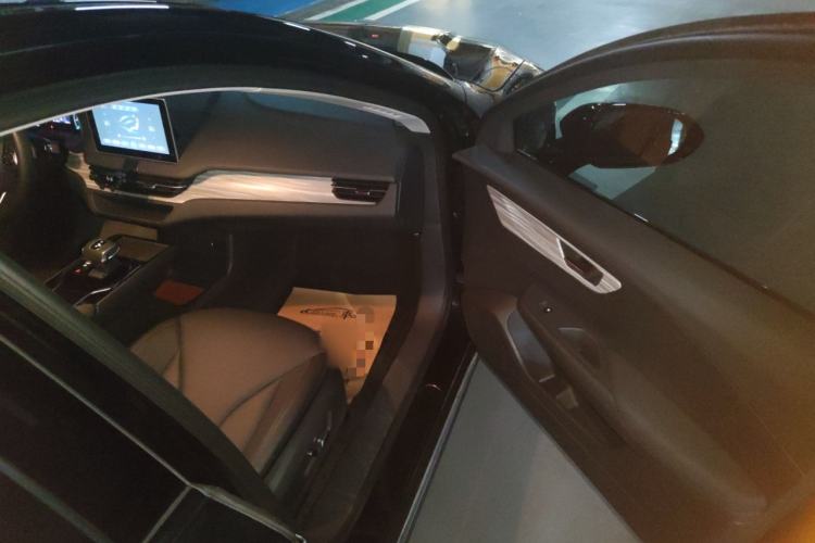 Used Hongqi E-QM5 2024 610 km PLUS