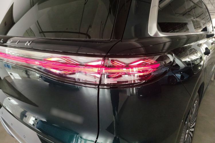 Used Chery T11 2026 Model 220 All-Wheel Drive Dual IMAX Theater Edition