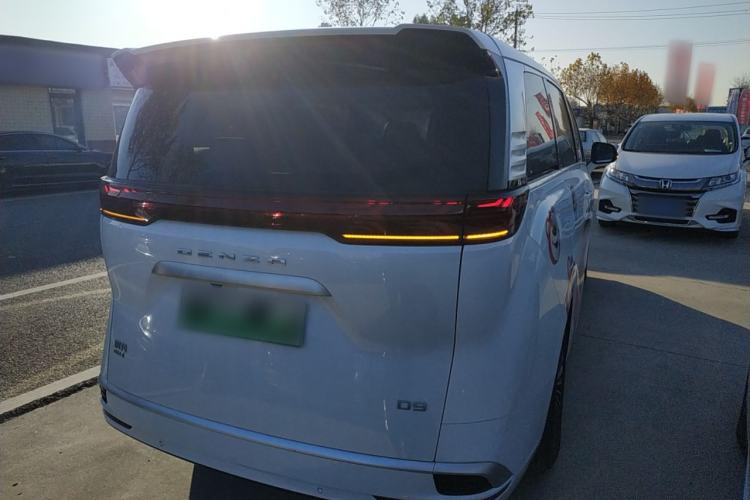 Used Denza D9 2022 DM-i 1040 Prestige Model
