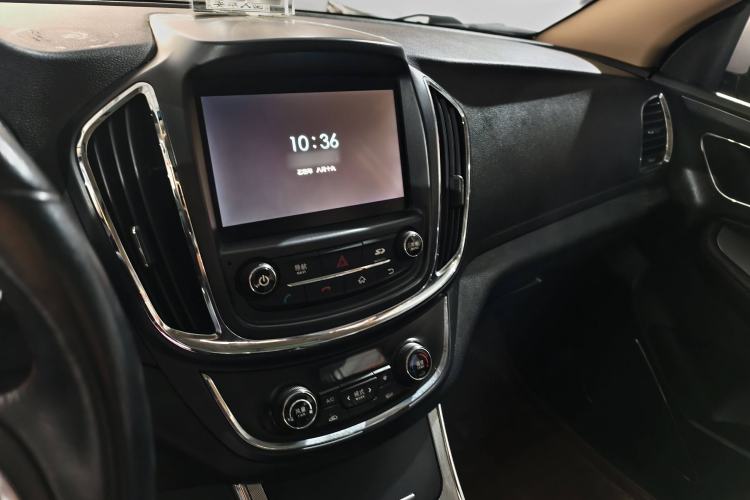 Used Baojun 560 2015 1.8L Manual Luxury Model