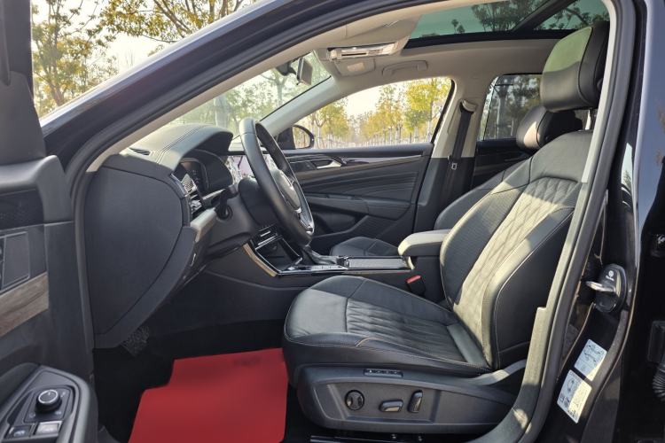 Used Volkswagen Passat 2020 330TSI Luxury Edition China VI
