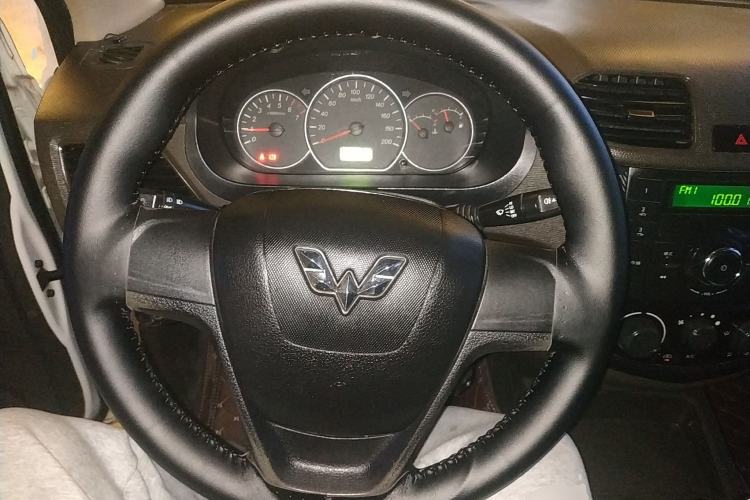 Used Wuling Hongguang 2015 1.5L S Basic Version China V Standard
