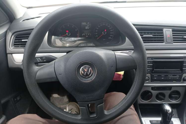 Used Volkswagen Lavida 2013 Revised Classic 1.6L Automatic Fashion Edition
