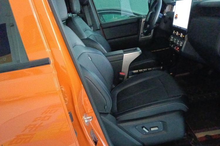 Used  V23 2025 401 Two-Wheel Drive Intelligent Driving Version
