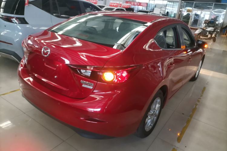 Used Mazda Mazda 3 Axela 2016 Sedan 1.5L Automatic Luxury Model