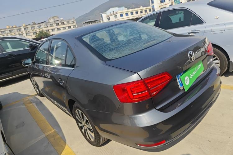 Used Volkswagen Sagitar 2017 1.6L Automatic Comfort Model
