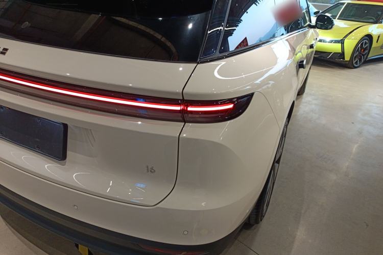 Used Li Auto Li Auto i6 2025 Model Two-Wheel-Drive Standard Type
