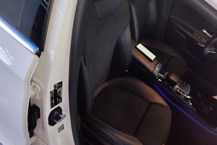 Used Mercedes-Benz A-Class 2022 Revised Version A 200 L Sport Sedan Fashionable Style
