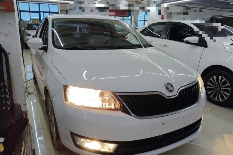 Used Skoda Rapid 2015 1.6L Automatic Smart Selection Model