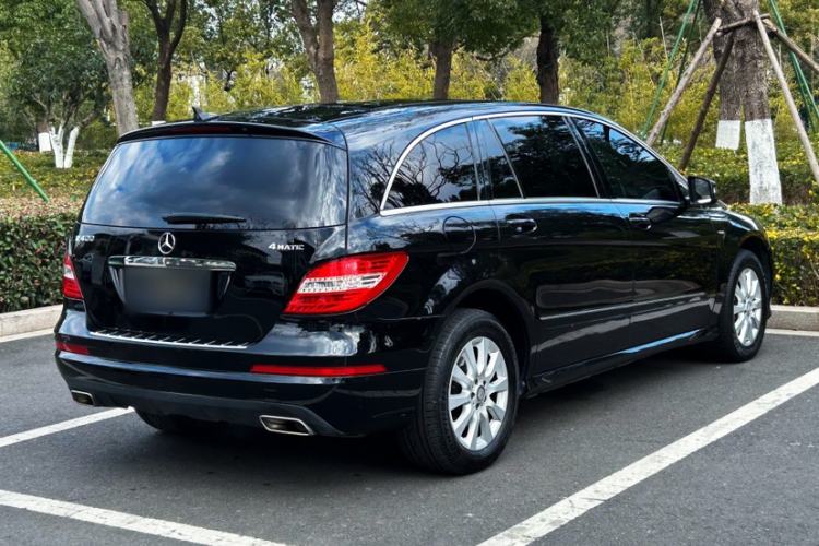 Used Mercedes-Benz R-Class 2017 R 320 4MATIC Business Edition Prestige Model
