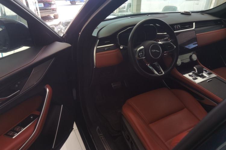 Used Jaguar F-PACE 2023 P250 R-Dynamic BLACK
