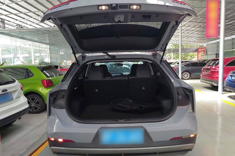 Used Venucia V 2023 260T Idol Edition Pro
