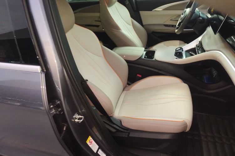 Used BYD Song Pro New Energy 2023 Champion Edition DM-i 71KM Navigation Model
