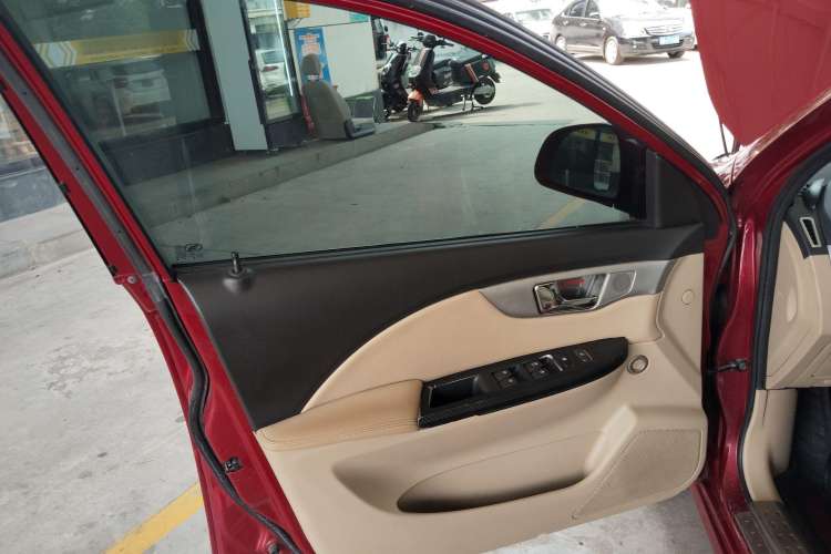 Used Buick Excelle 2013 1.5L Automatic Classic Model
