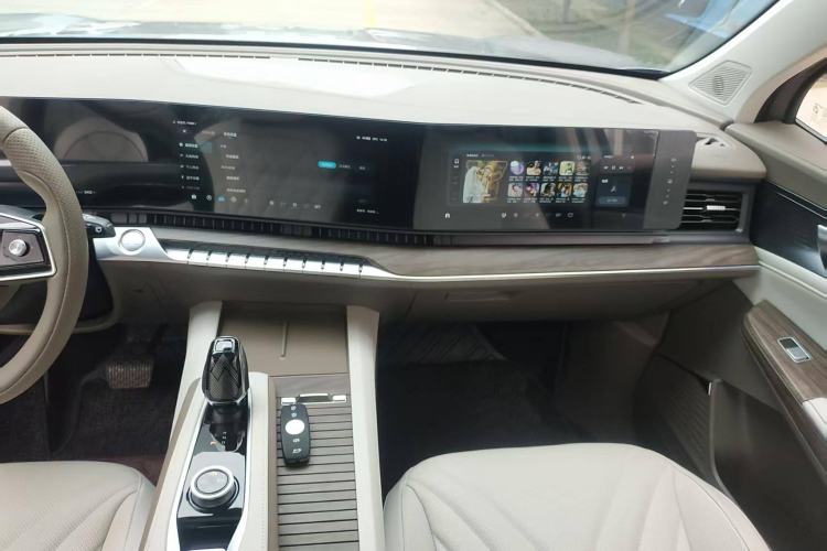 Used Roewe RX9 2023 2.0T Two-Wheel Drive Enjoyment Version
