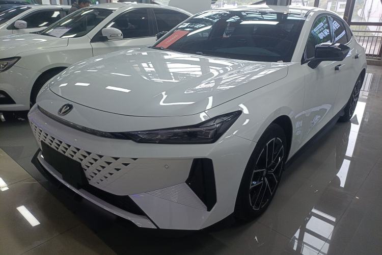 Used Changan UNI-V iDD 2024 Blue Whale Smart Electric iDD 136km ZhiKu Model