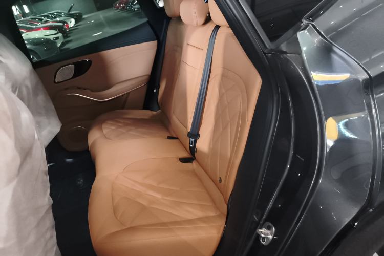 Used  R7 2022 Long-Range Advanced Edition