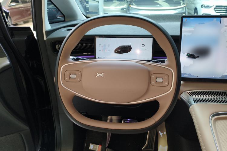 Used XPeng X9 2024 702 Ultra-Long Range Pro
