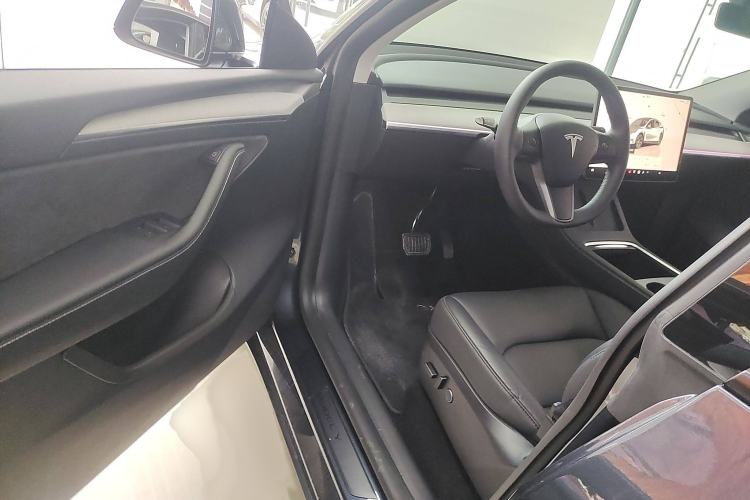 Used Tesla Model Y 2024 Rear-Wheel-Drive Version
