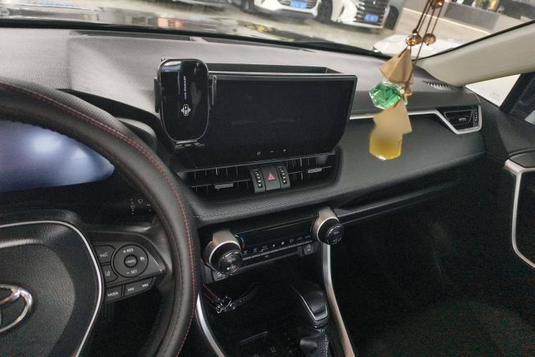 Used Toyota Wildlander 2024 2.0L CVT Two-Wheel Drive Luxury PLUS Edition
