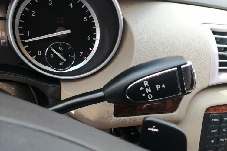 Used Mercedes-Benz R-Class 2011 R 300 L Luxury Model