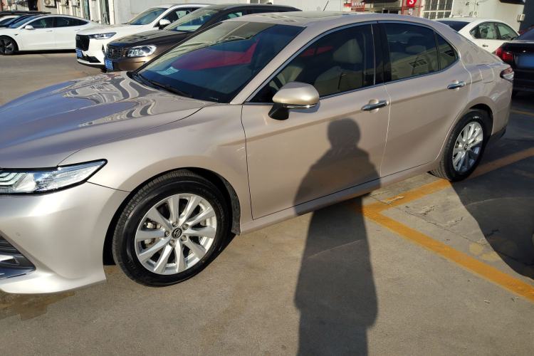 Used Toyota Camry 2018 2.0G Luxury Edition
