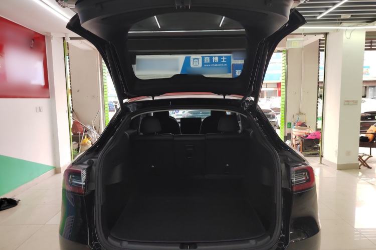 Used Tesla Model Y 2023 Rear-Wheel-Drive Version
