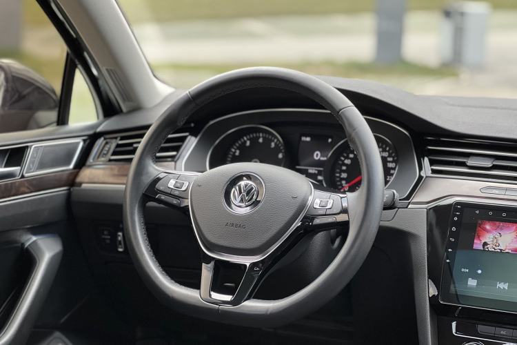 Used Volkswagen Magotan 2019 330TSI DSG Leading Model China VI Standard