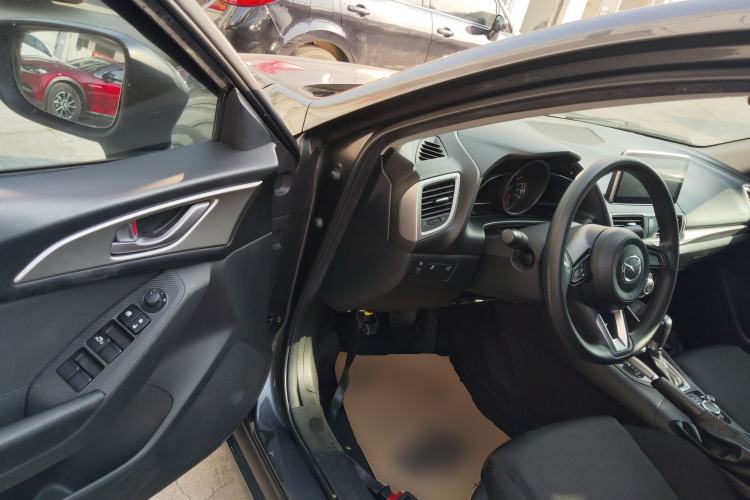 Used Mazda Mazda 3 Axela 2017 Sedan 1.5L Automatic Comfort Model Emission Standard China V
