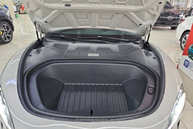 Used  SU7 2024 Rear-Drive Ultra-Long Range Advanced Pro-Level Intelligent Driving Version
