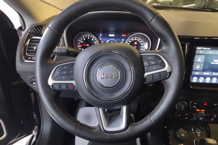 Used Jeep Compass 2019 220T Automatic Family Enjoyment Four-Wheel Drive Edition