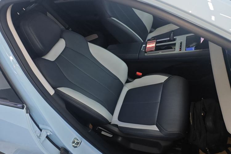 Used Geely Auto FX11 2024 1.5TD DCT Dragon Edition
