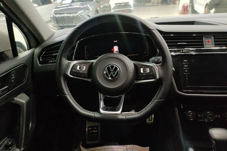 Used Volkswagen Tiguan L 2021 330TSI Automatic Two-Wheel Drive R-Line Enhanced Edition
