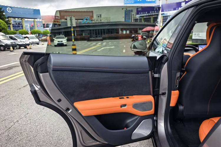 Used  YU7 2025 Ultra-Long Range High-Performance All-Wheel-Drive Max Edition
