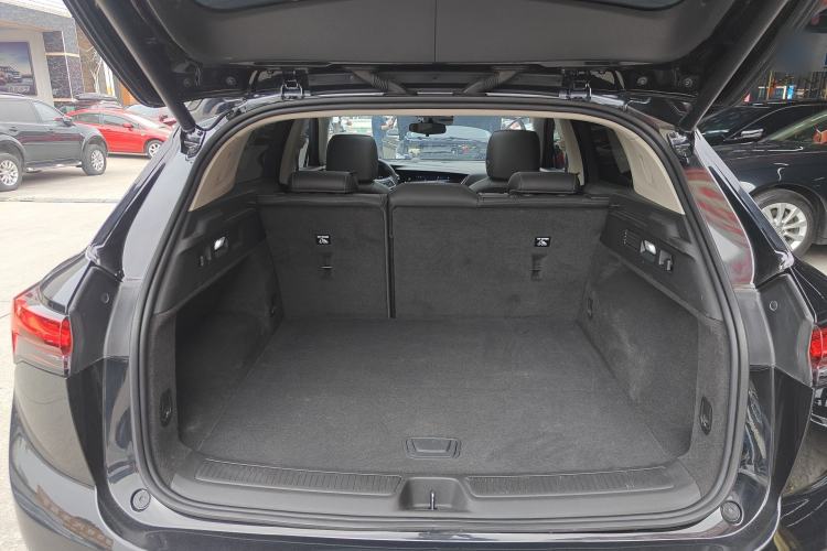 Used Buick Envision 2022 Encore S 652T Two-Wheel-Drive Luxury Model
