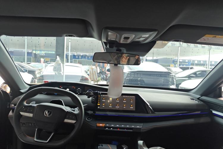 Used Changan UNI-V 2024 1.5T High-Energy Version
