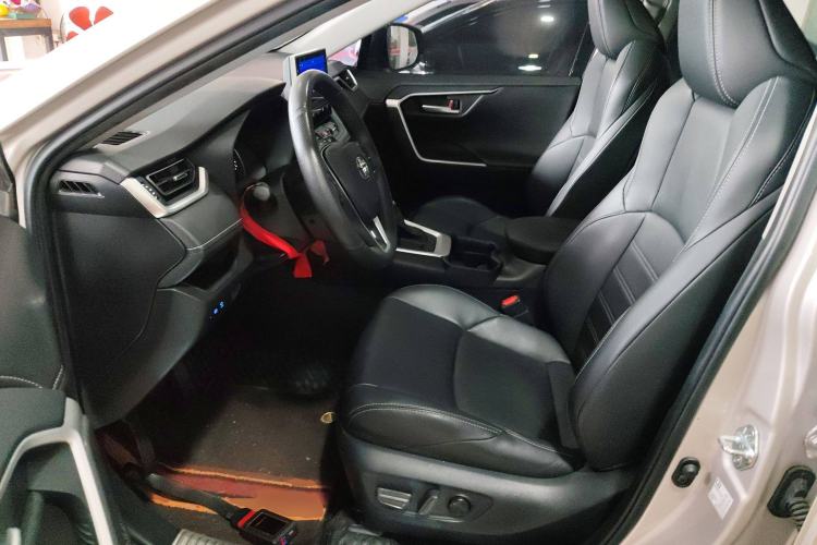 Used Toyota Wildlander 2022 2.0L CVT Two-Wheel Drive Luxury PLUS Edition
