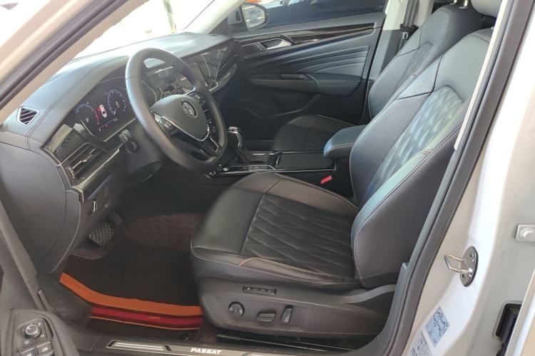 Used Volkswagen Passat 2019 330TSI Luxury Edition China VI Standard
