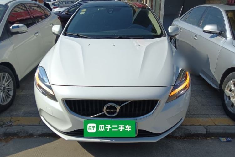 Used Volvo V40 2018 T3 Zhiyi Edition
